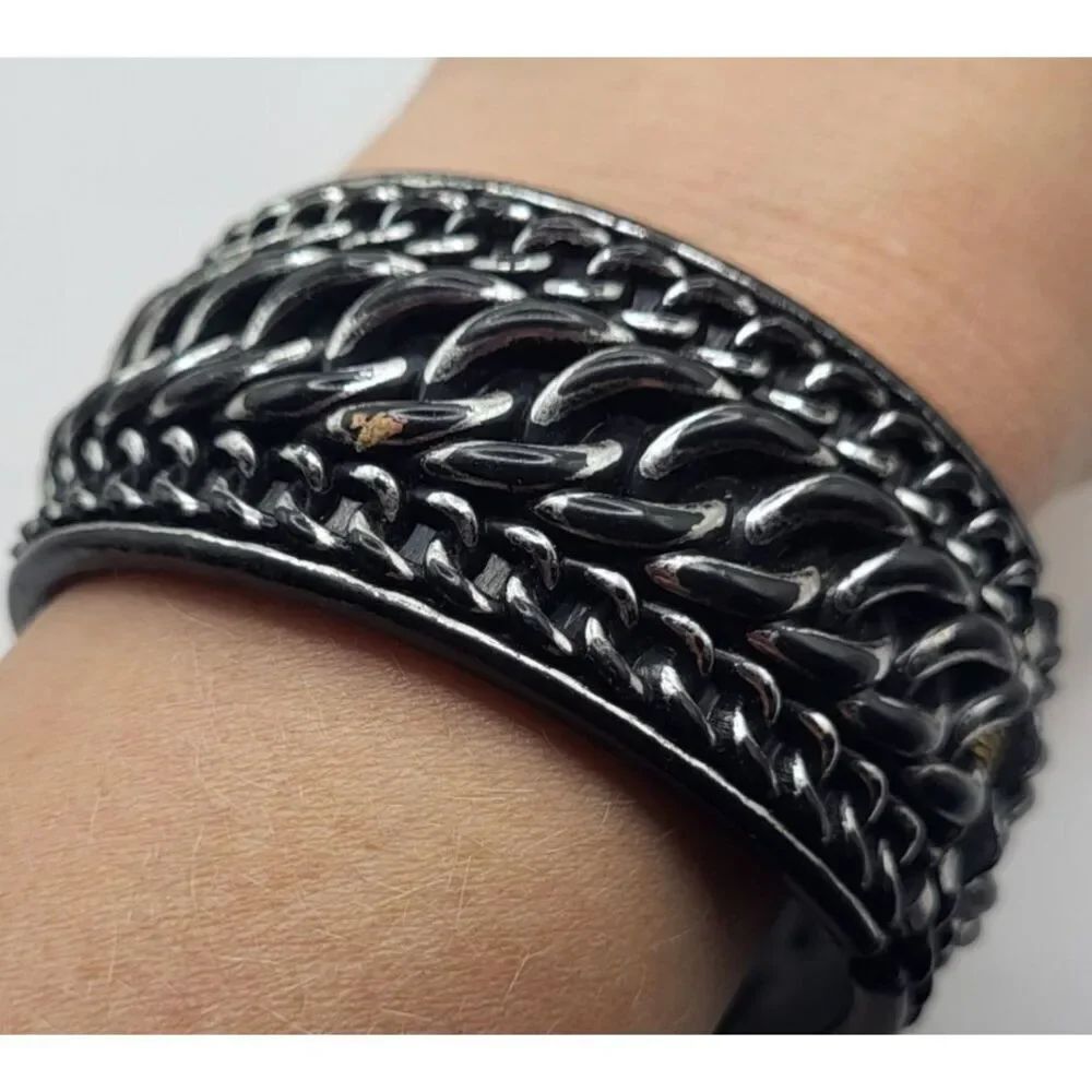 Vintage 80s Black Woven Chain Silver Acrylic Hinged Bangle Bracelet 2.5in Dia